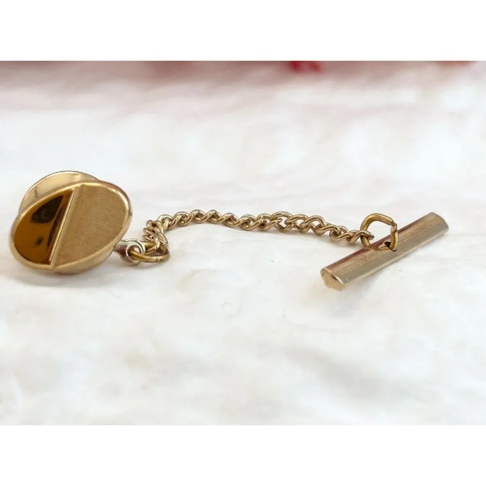 Oval Shaped Matte & Polished Gold Toned Vintage Men's Tie Tack